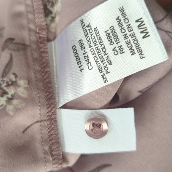 M: Hilary Radley Button Long Sleeve Shirt - Picture 4 of 5